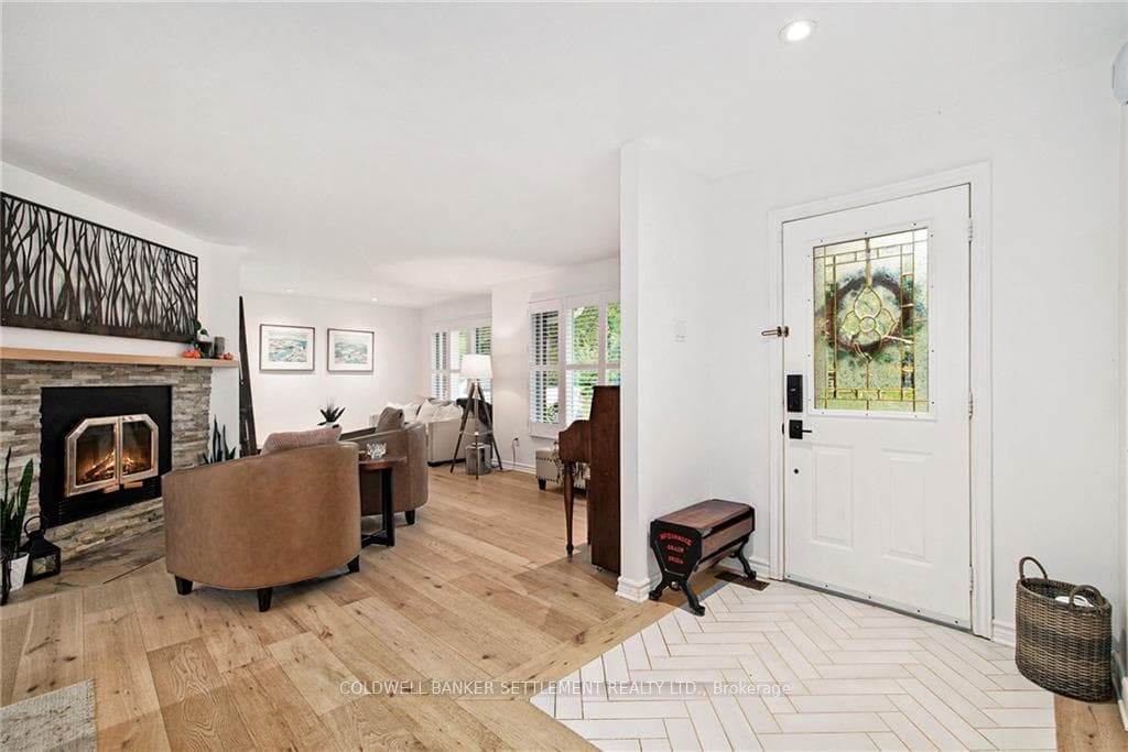 126 KAREN Lane photo 3