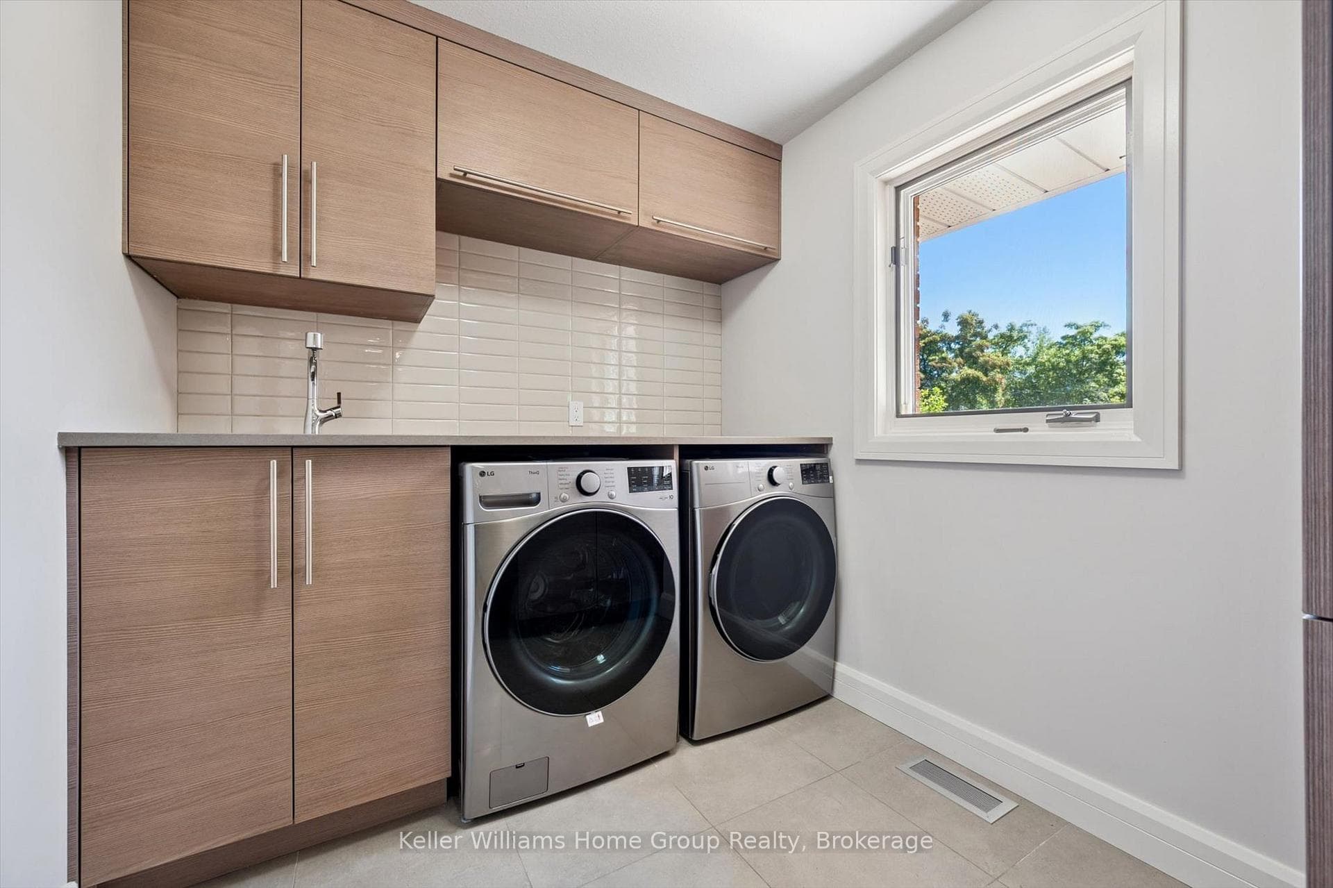 22 Lyle Place photo 23