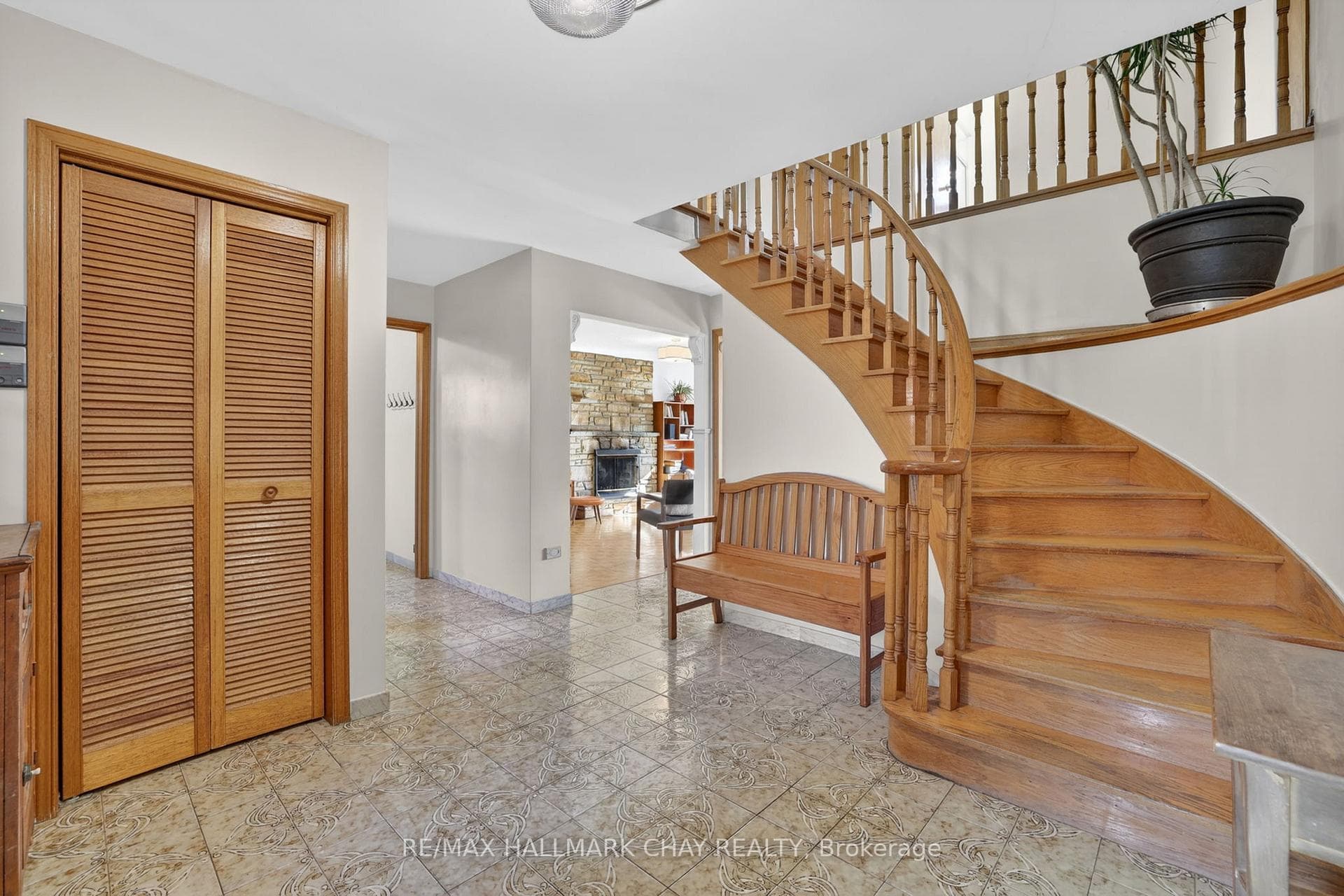45 Beamsville Drive photo 6