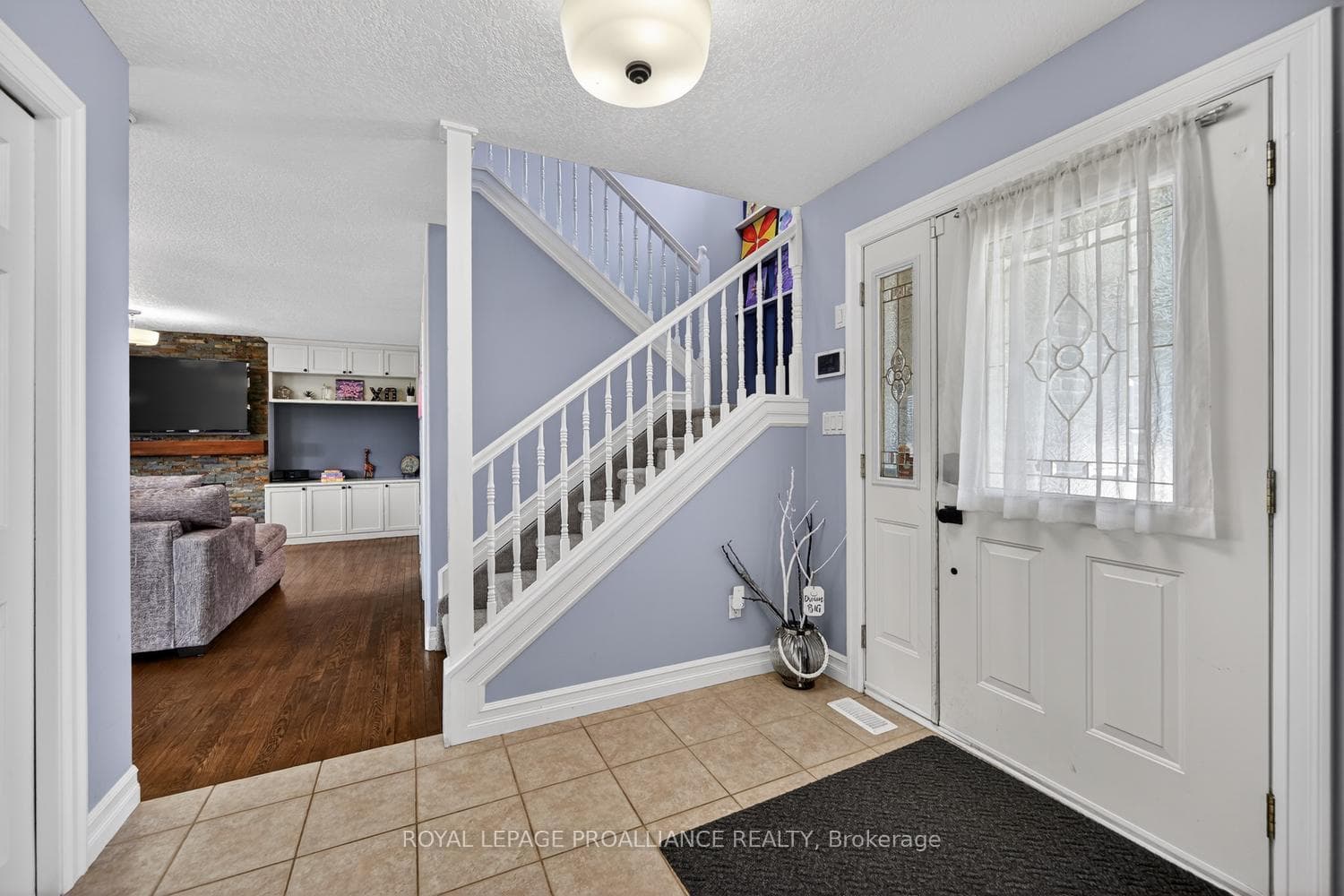 1014 Crestwood Drive photo 4