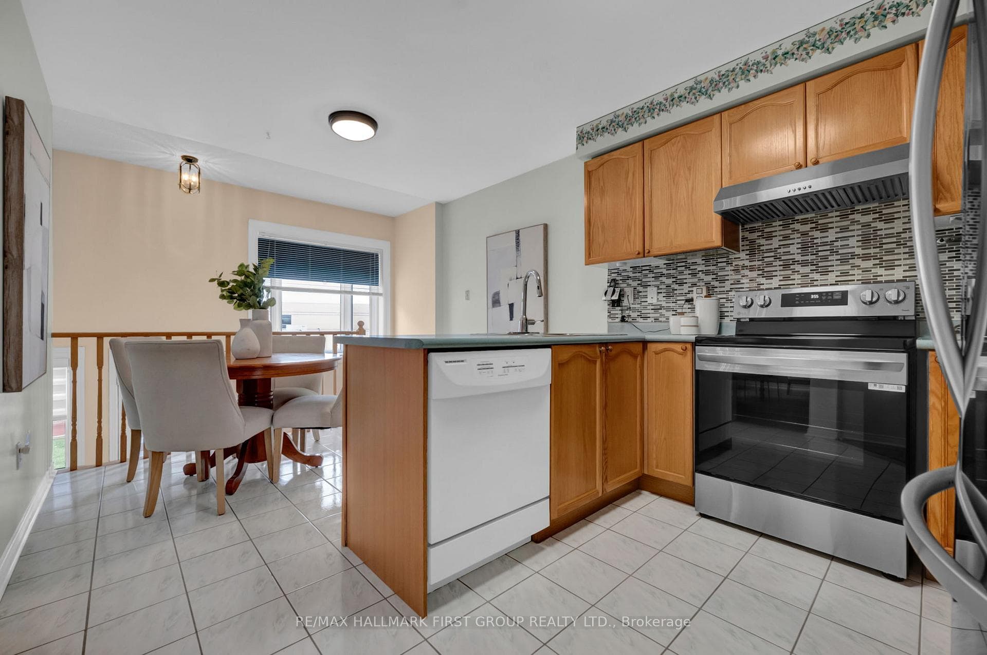 21 Abernethy Crescent photo 7