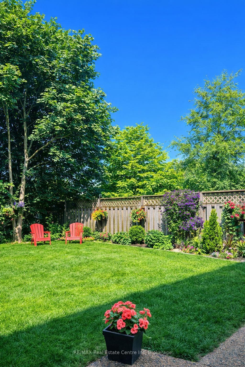 771 Victoria Terrace photo 34