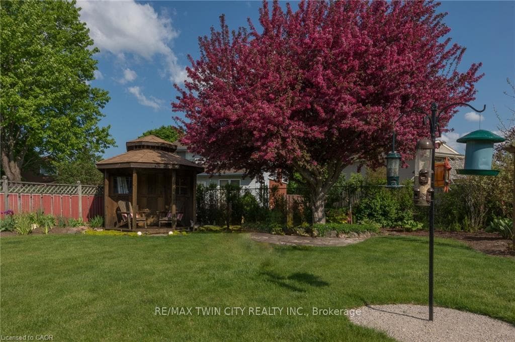 85 BURLINGTON Drive photo 37