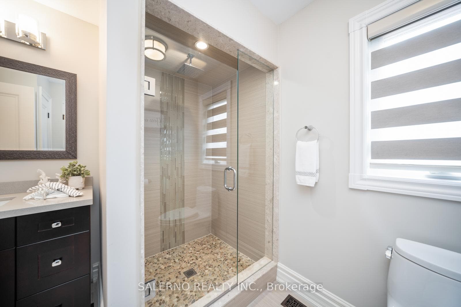 11 Flushing Avenue photo 24