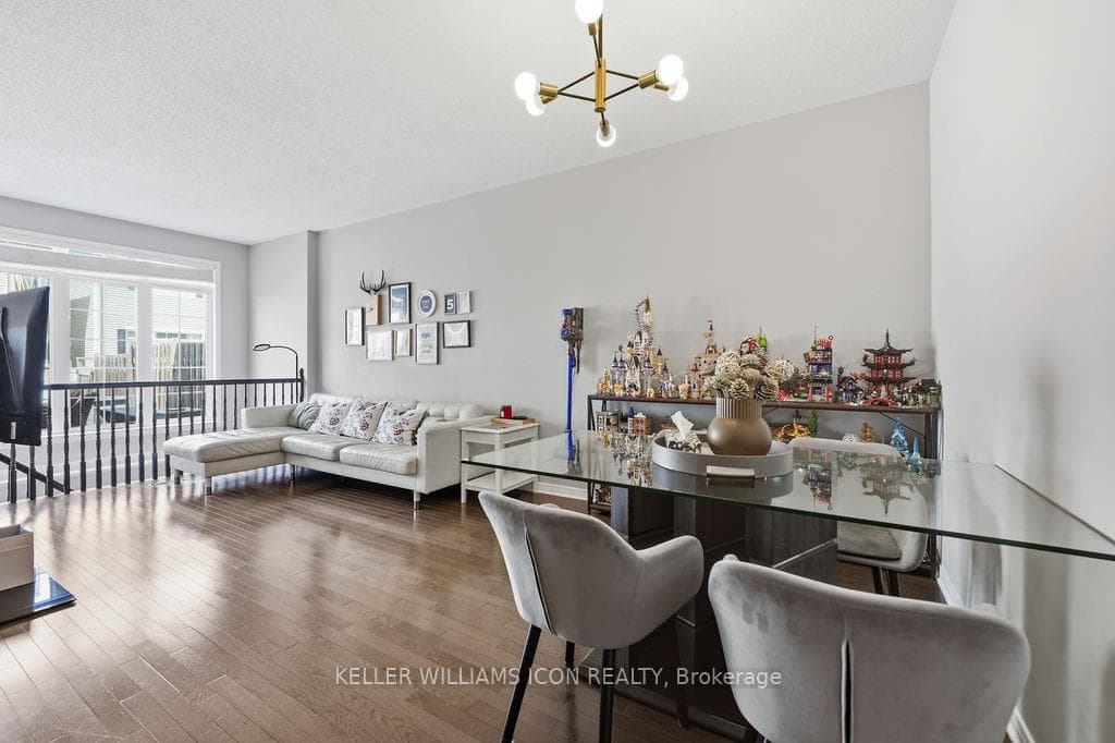 493 Ashbourne Crescent photo 7