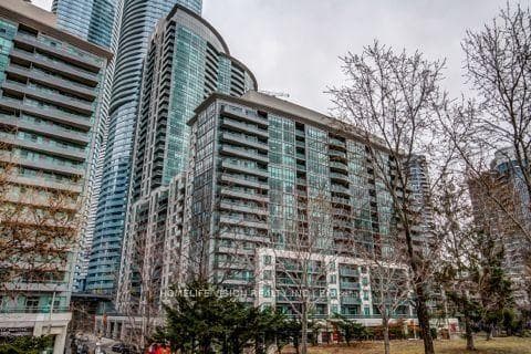 25 Lower Simcoe Street Unit Ph17 photo 1