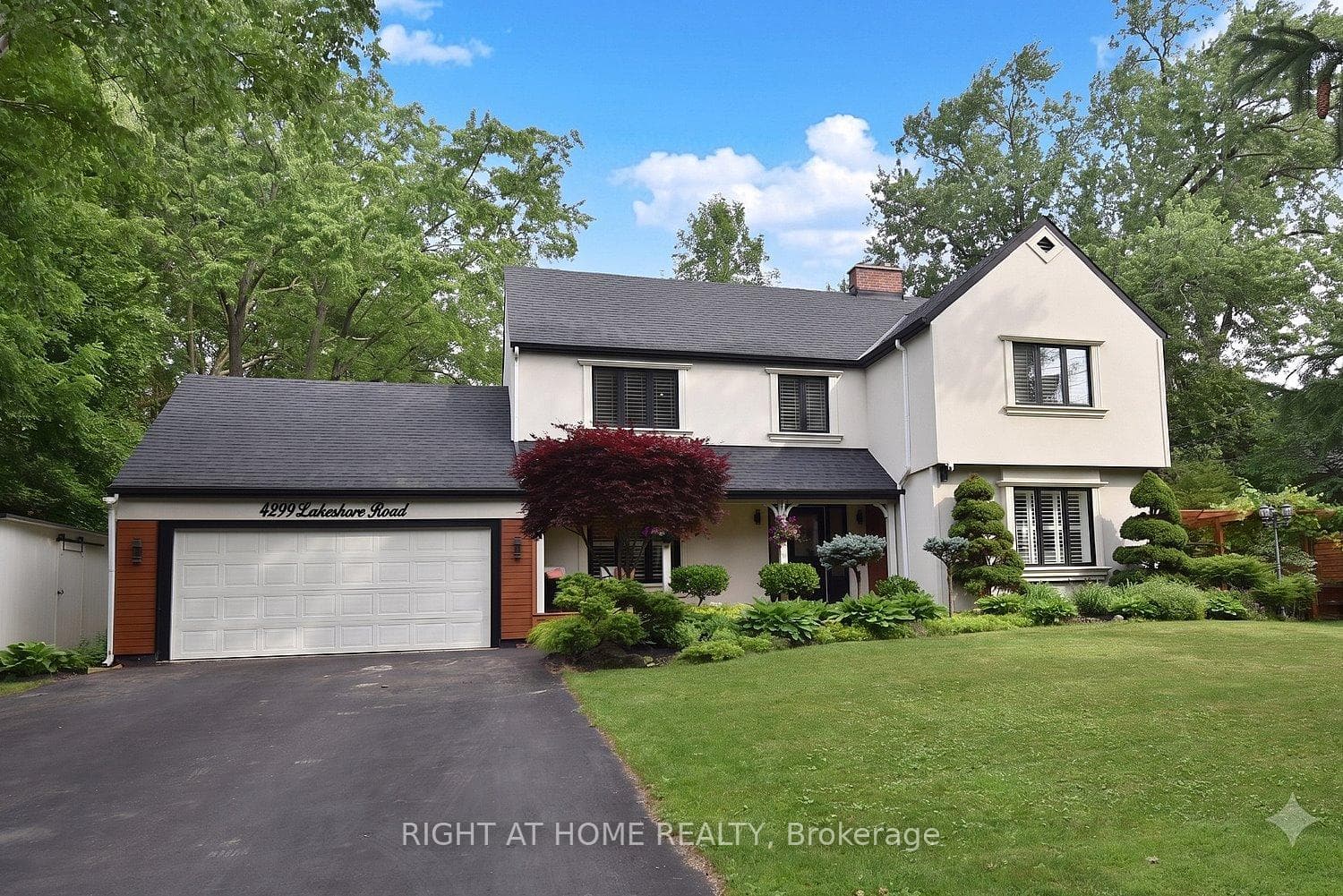 4299 Lakeshore Road photo 1