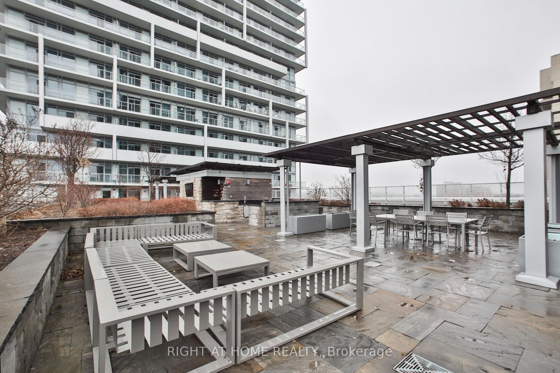 65 SPEERS Road Unit LPH 01 photo 40
