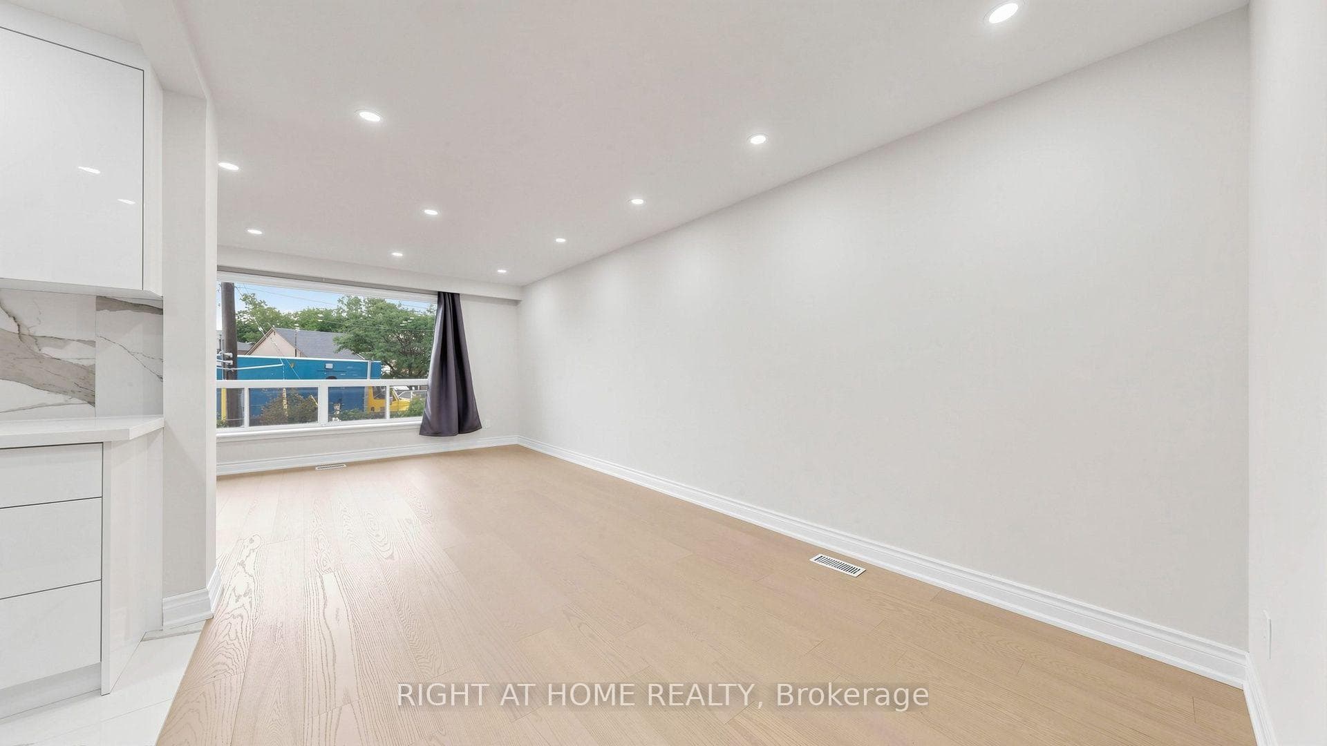76 Fenside Drive photo 9