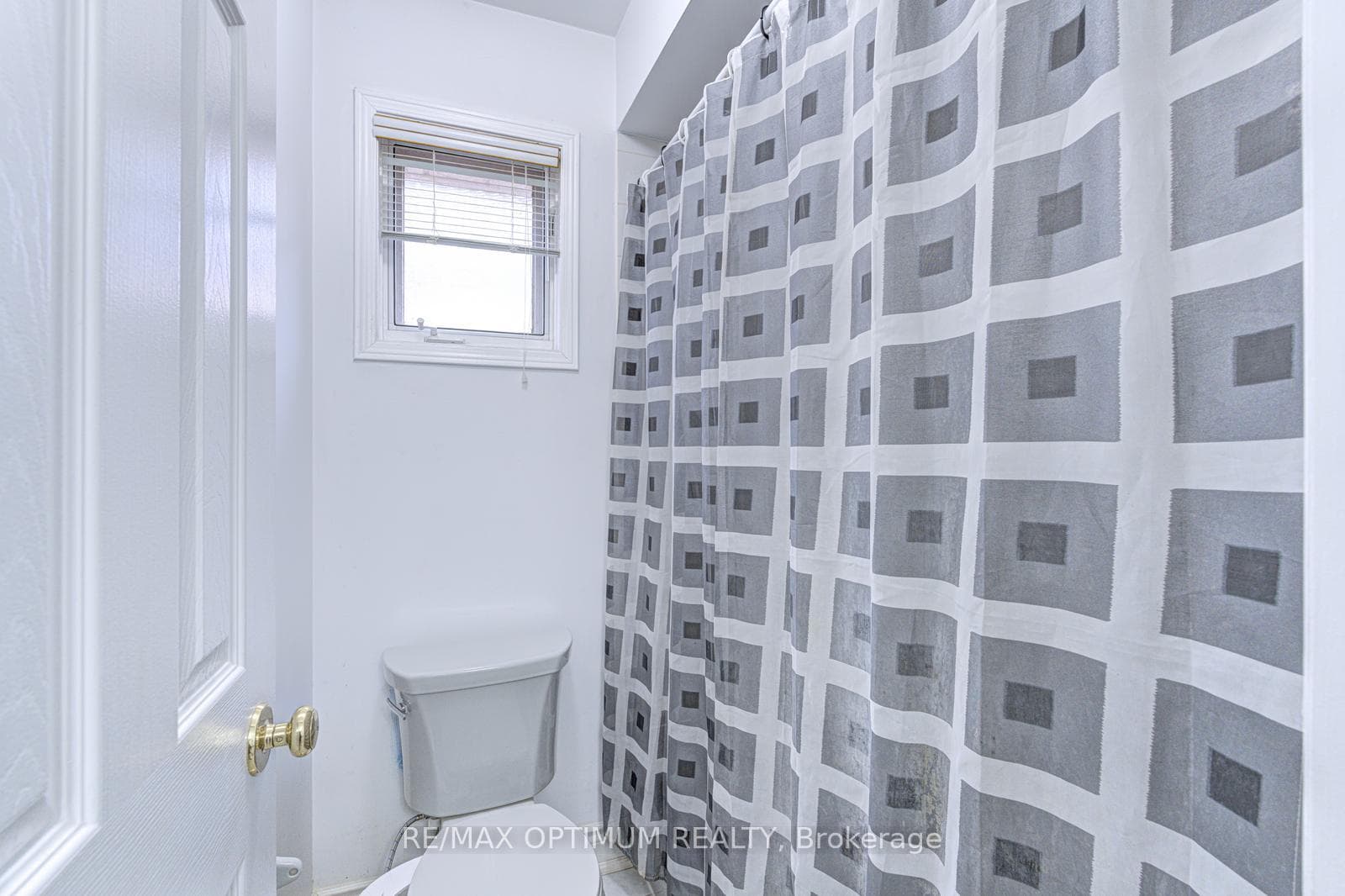 1466 Willowvale Gardens photo 34
