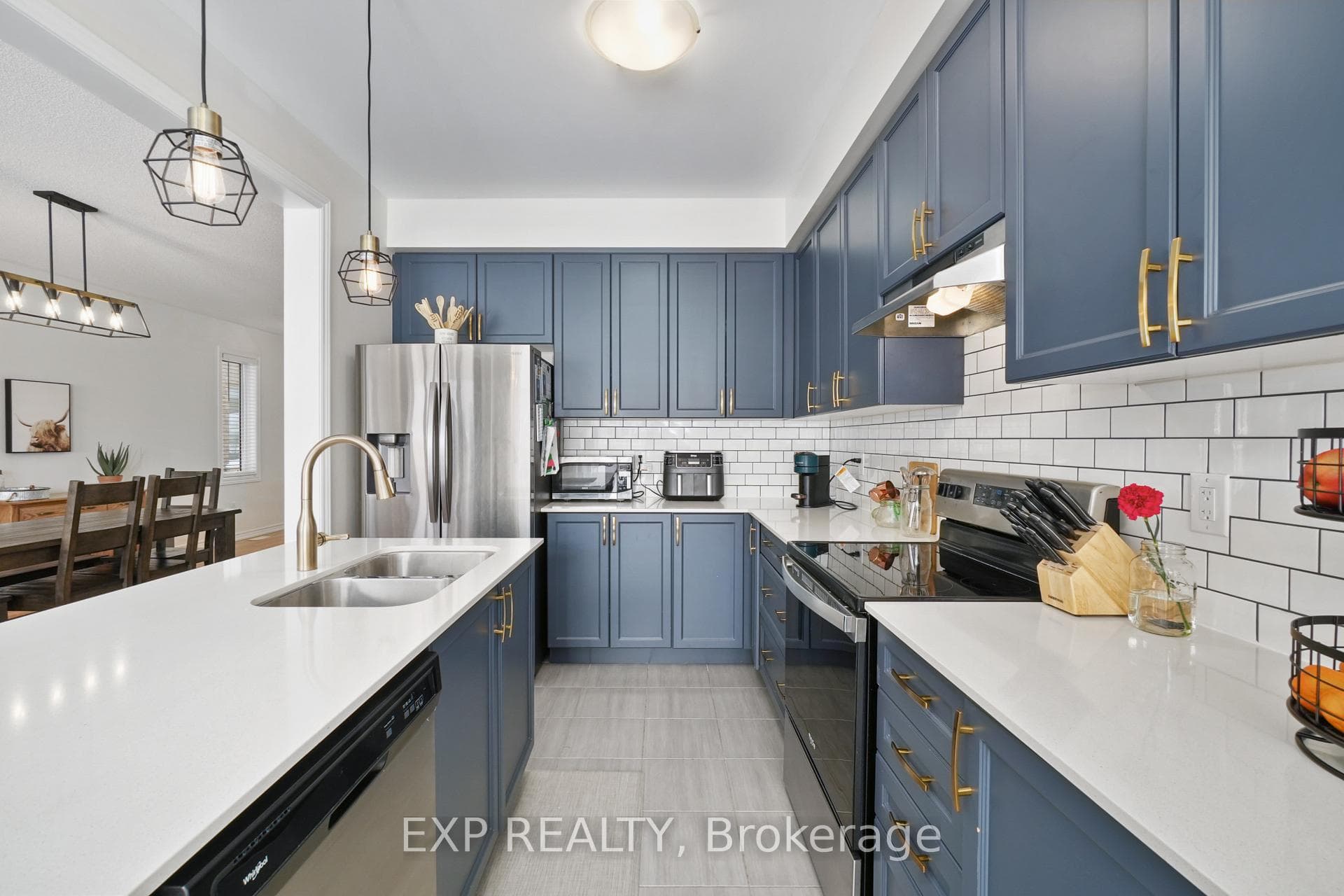 46 Highlands Boulevard photo 10