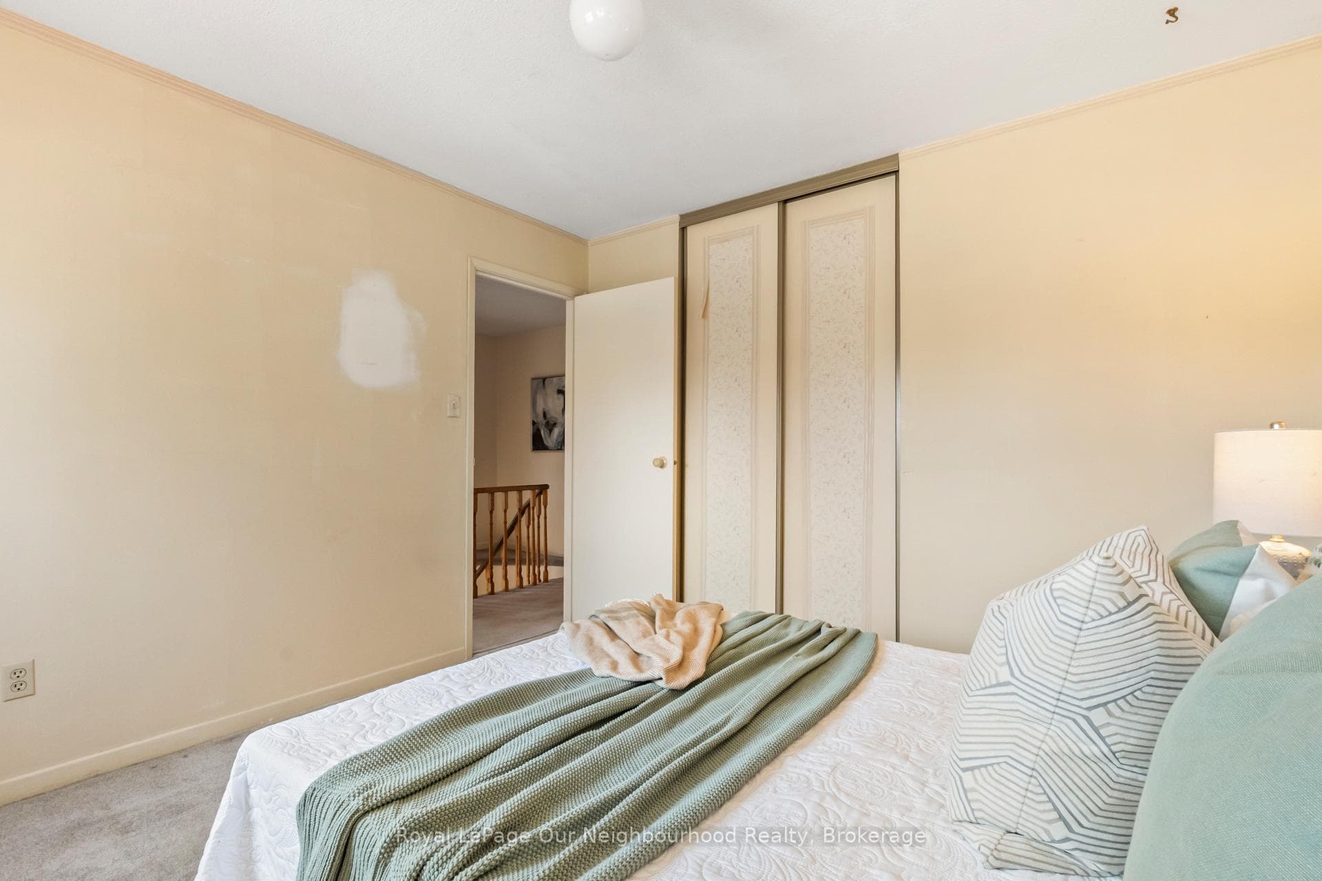 94 Howlett Avenue photo 16