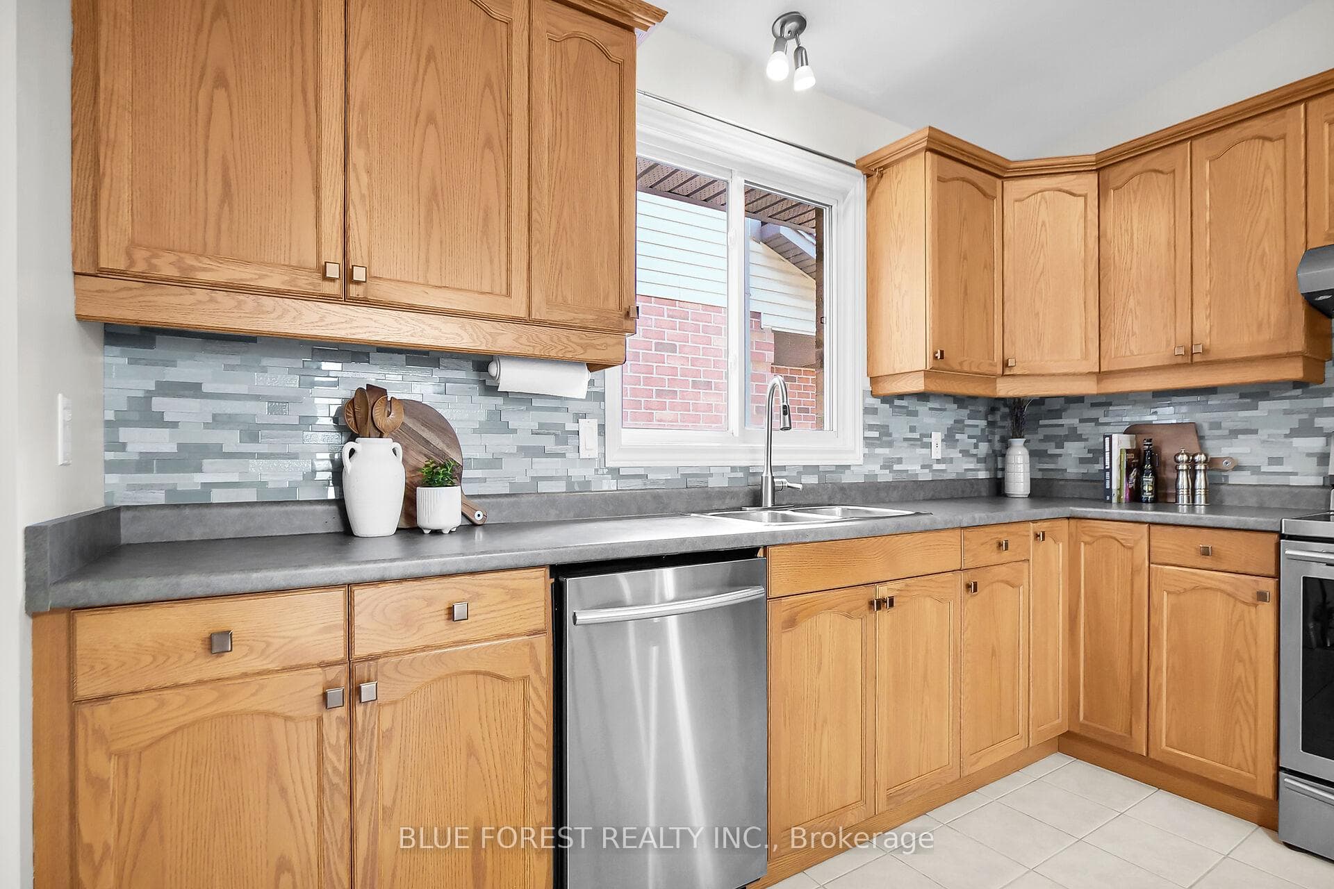 2891 Meadowgate Boulevard photo 23