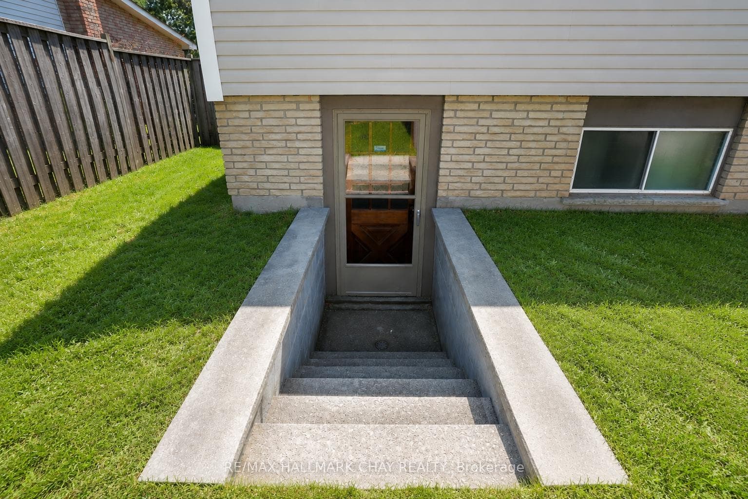 16 Austen Lane photo 17