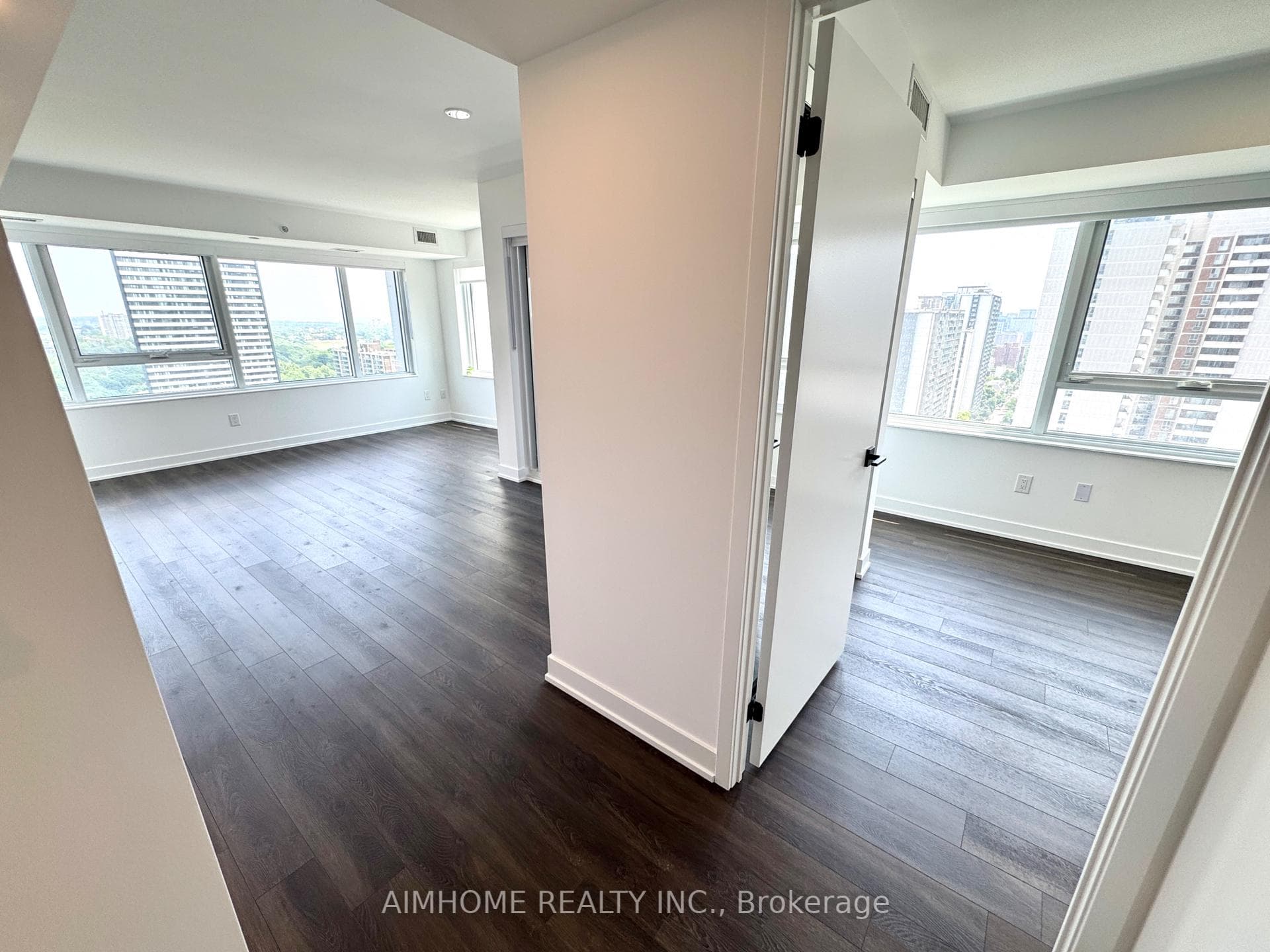 609 Sherbourne Street Unit 2210 photo 9