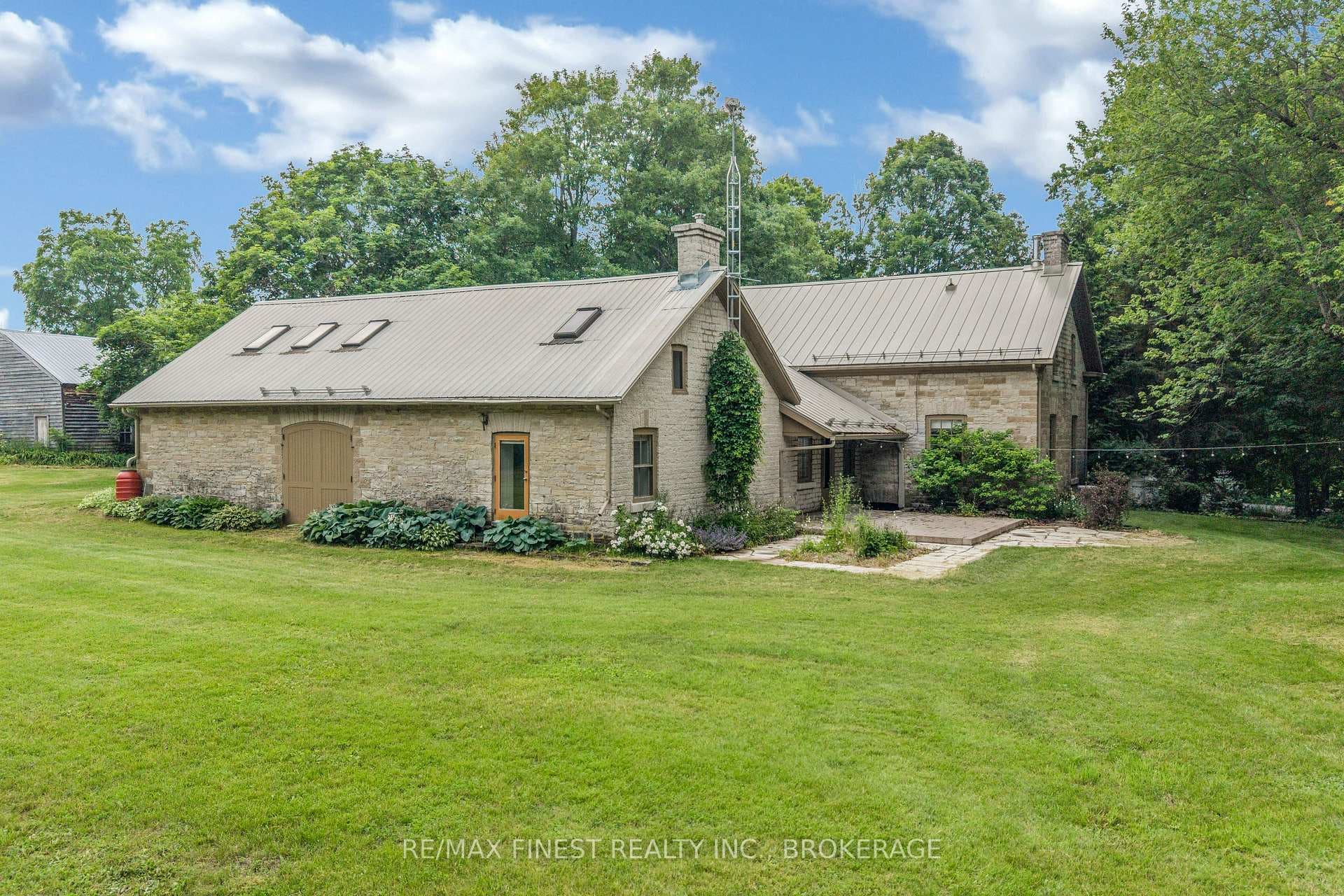 4247 Henderson Road photo 42