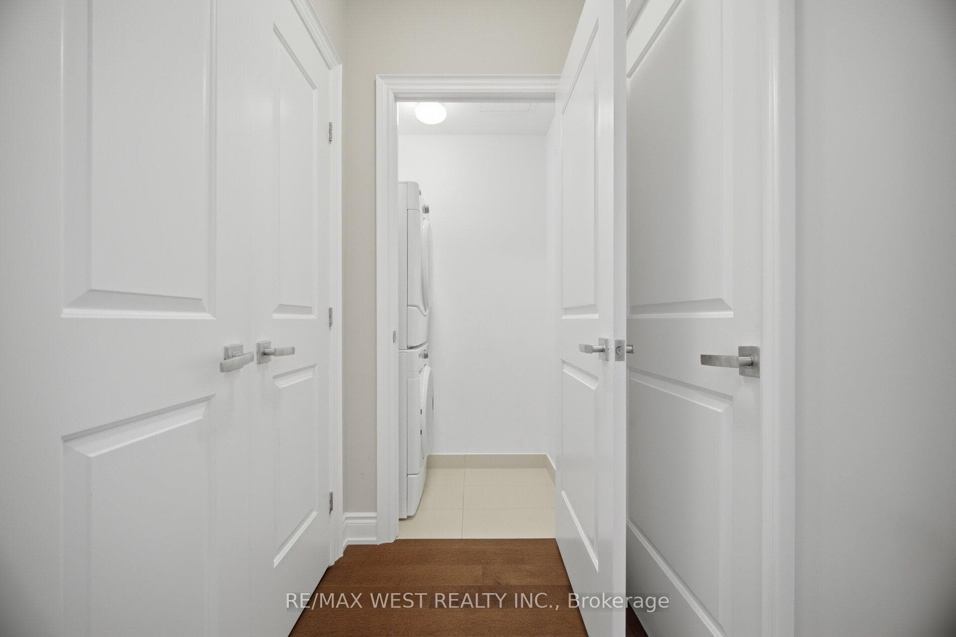 3500 Lakeshore Road Unit 825 photo 39