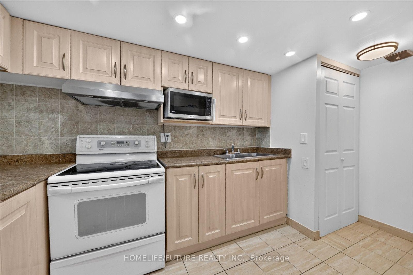 2460 Eglinton Avenue Unit 708 photo 13