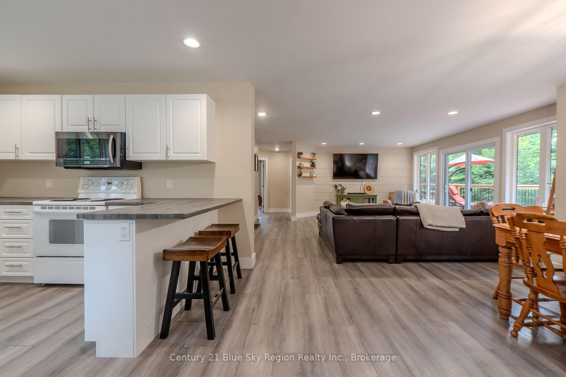 887 Development Road photo 9