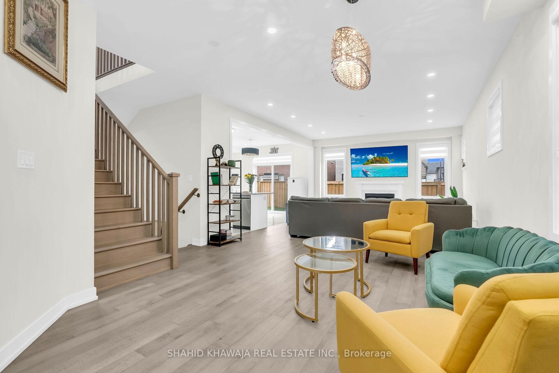 641 Leatherleaf Landing photo 7