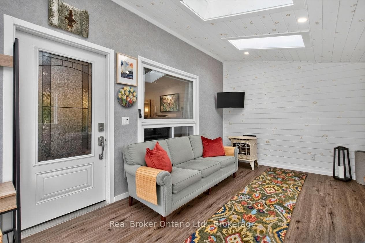 83 King Road photo 16