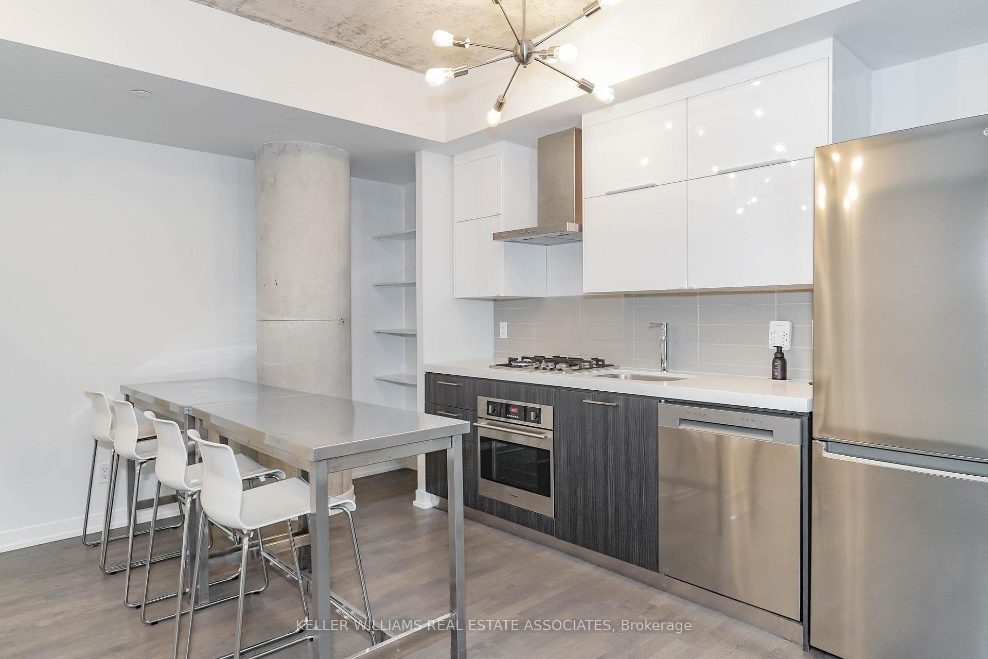 560 King Street Unit 302 photo 7