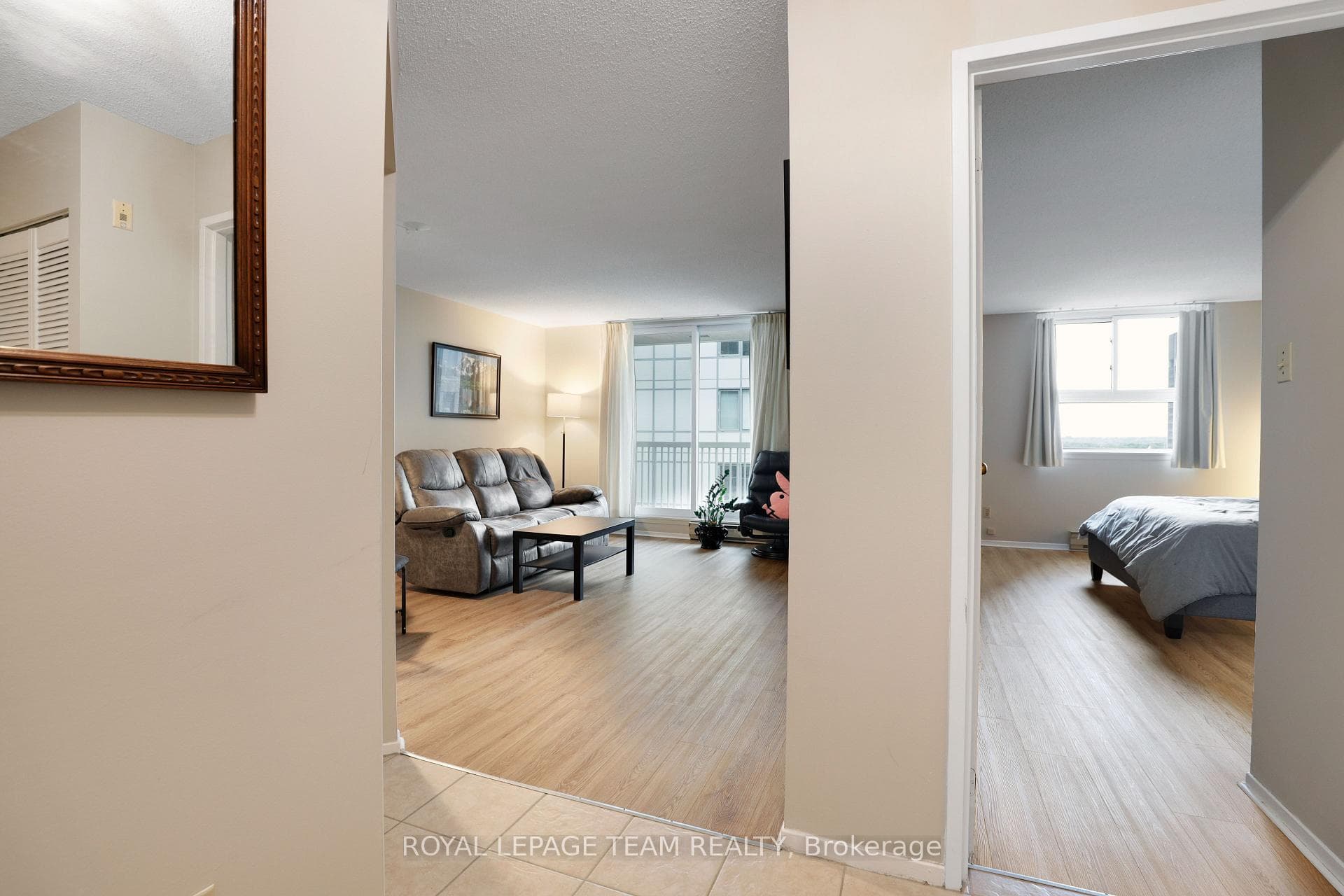 110 Forward Avenue Unit 904 photo 10