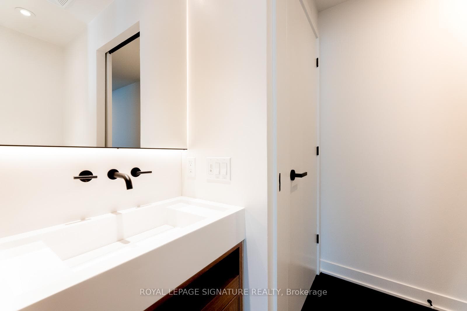 55 Charles Street Unit 4207 photo 27