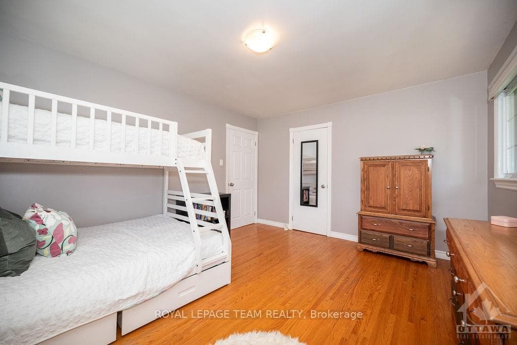 60 RIVER Road photo 14