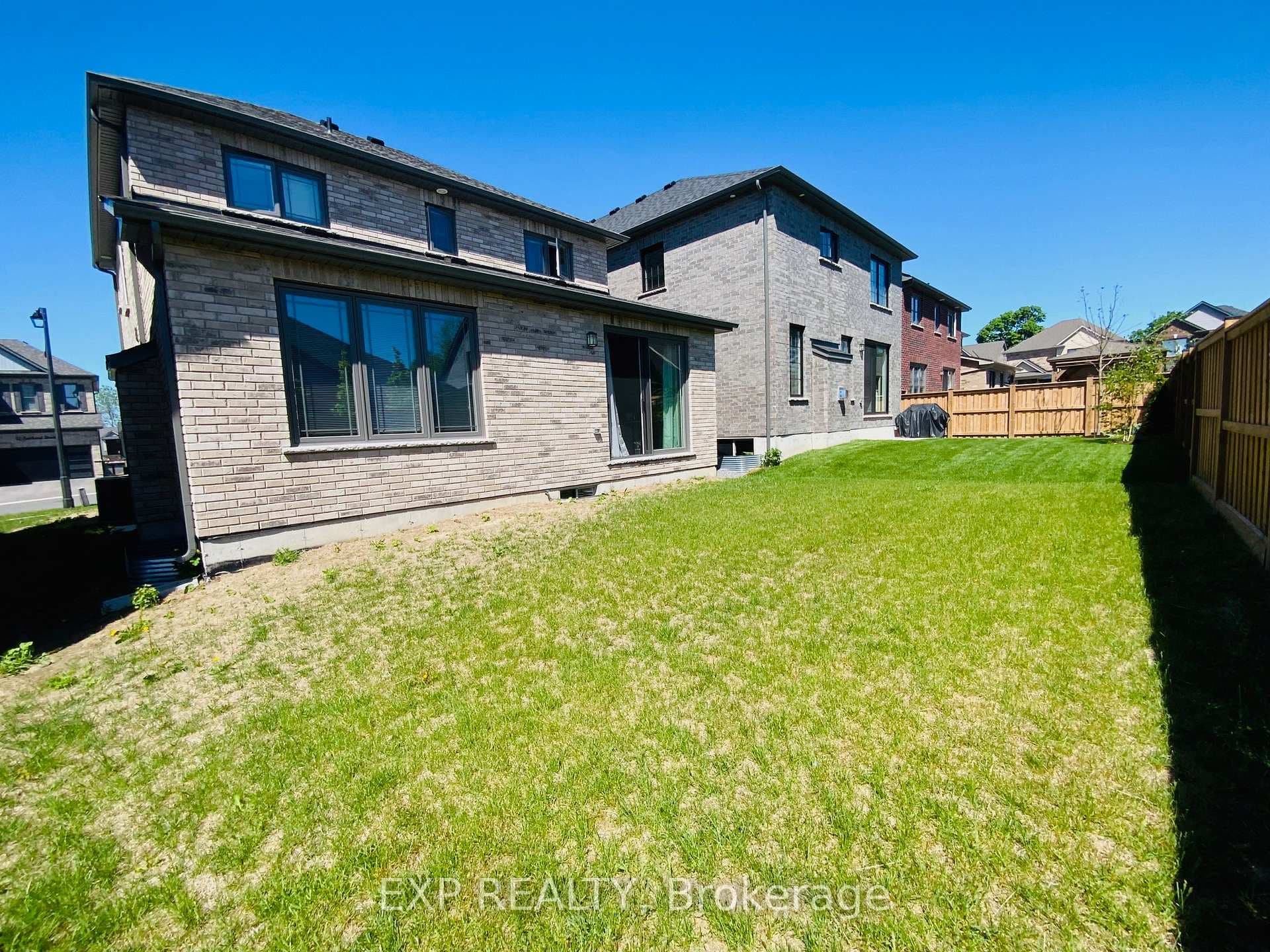 11 Fairhurst Street photo 16