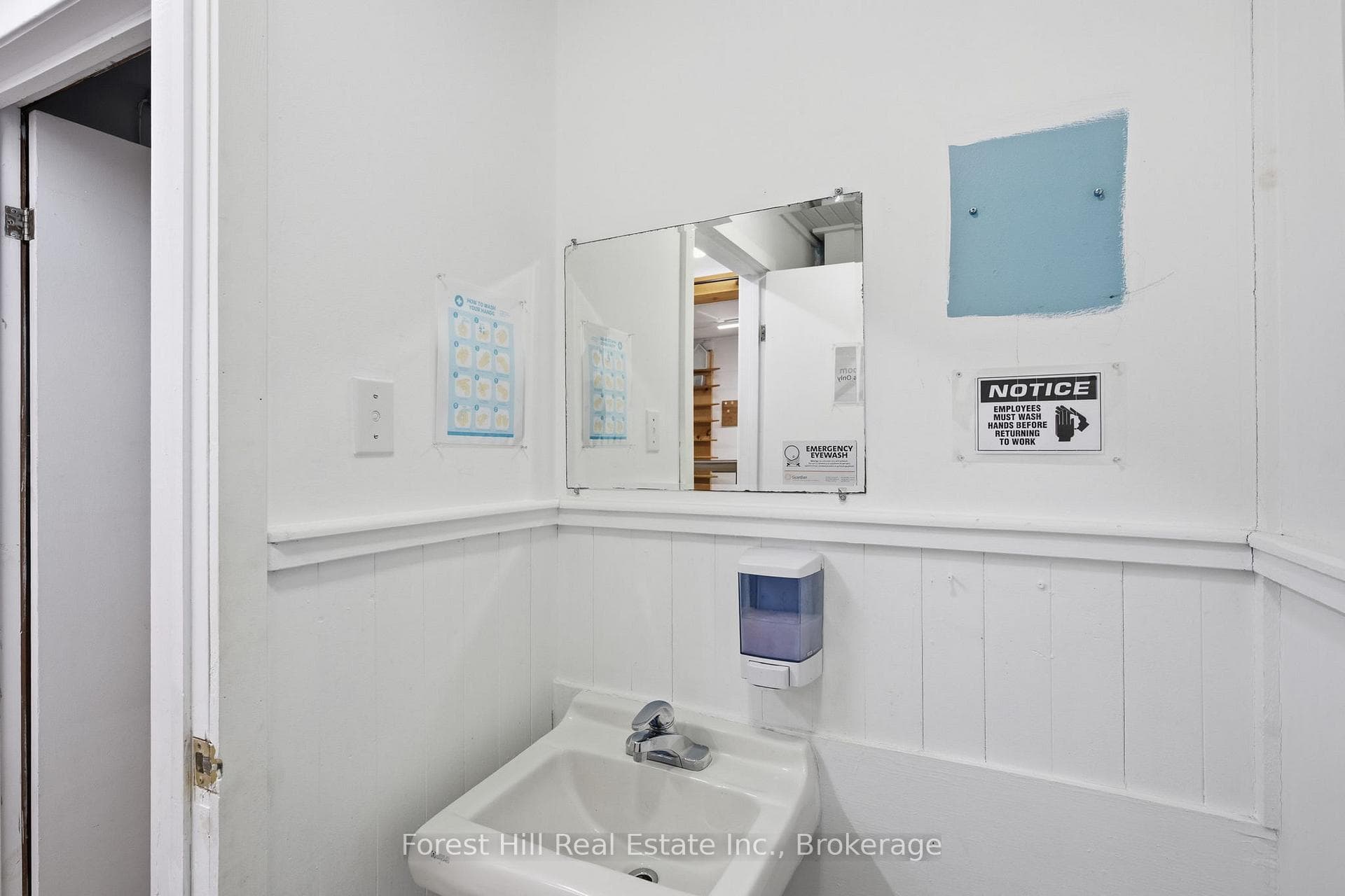 1092 Main Street photo 20