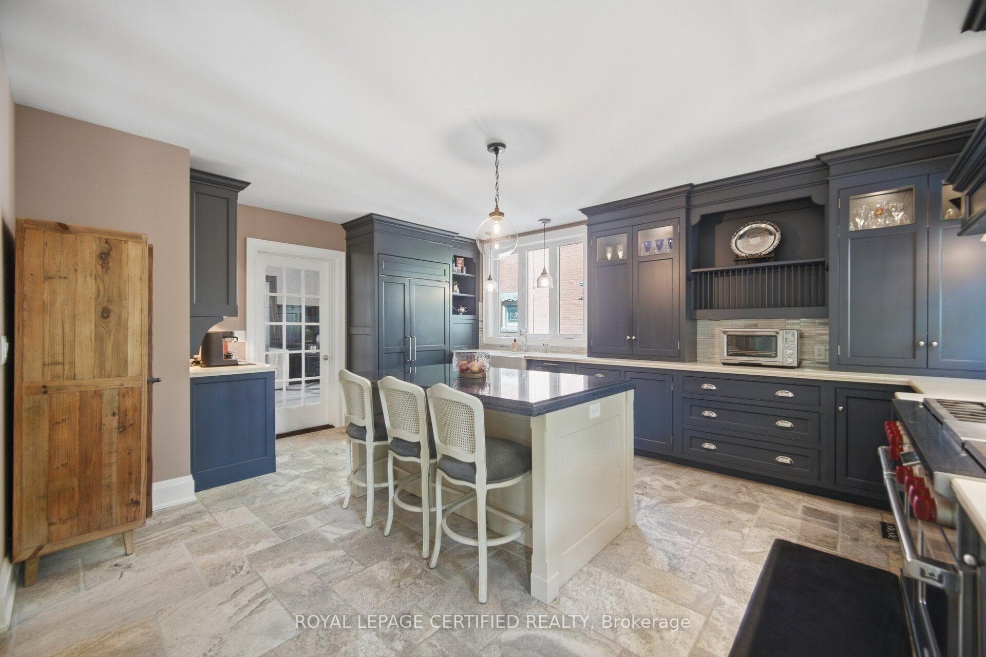 8 Elizabeth Street photo 15