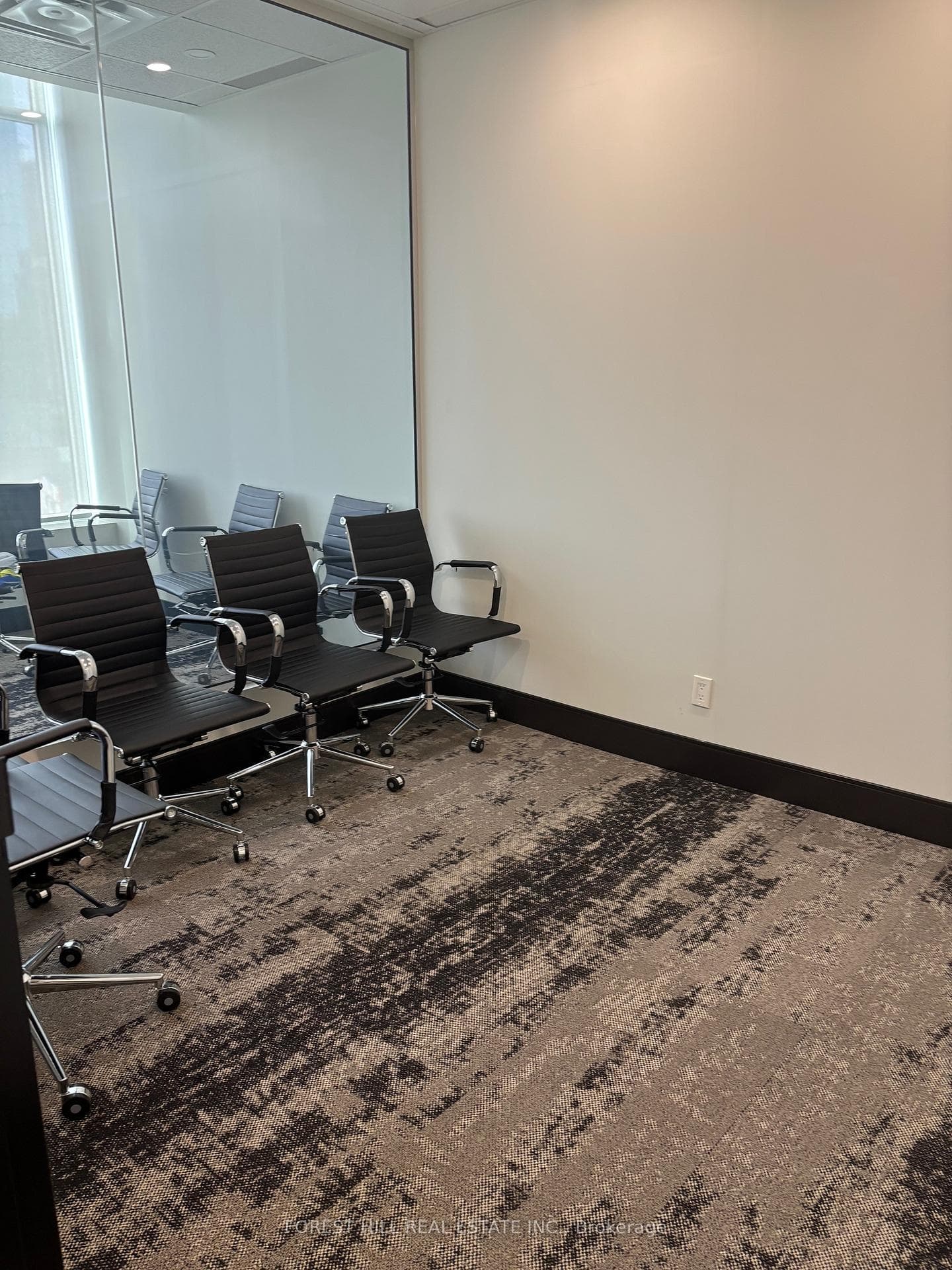 130 Queens Quay Unit 516 photo 8