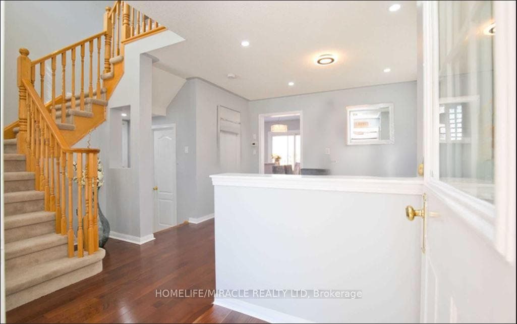 215 Brisdale Drive photo 2