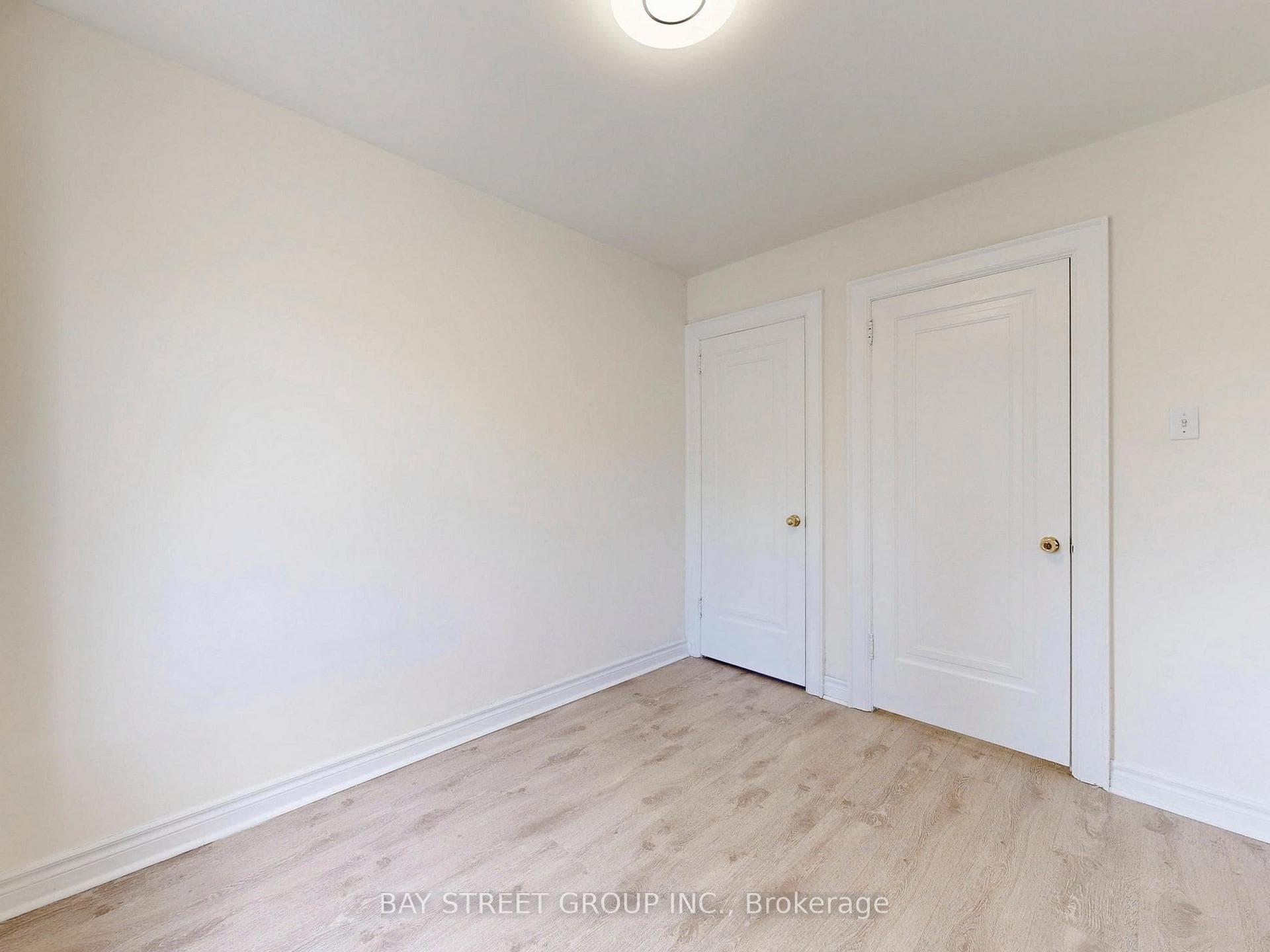 663 Eglinton Avenue photo 26