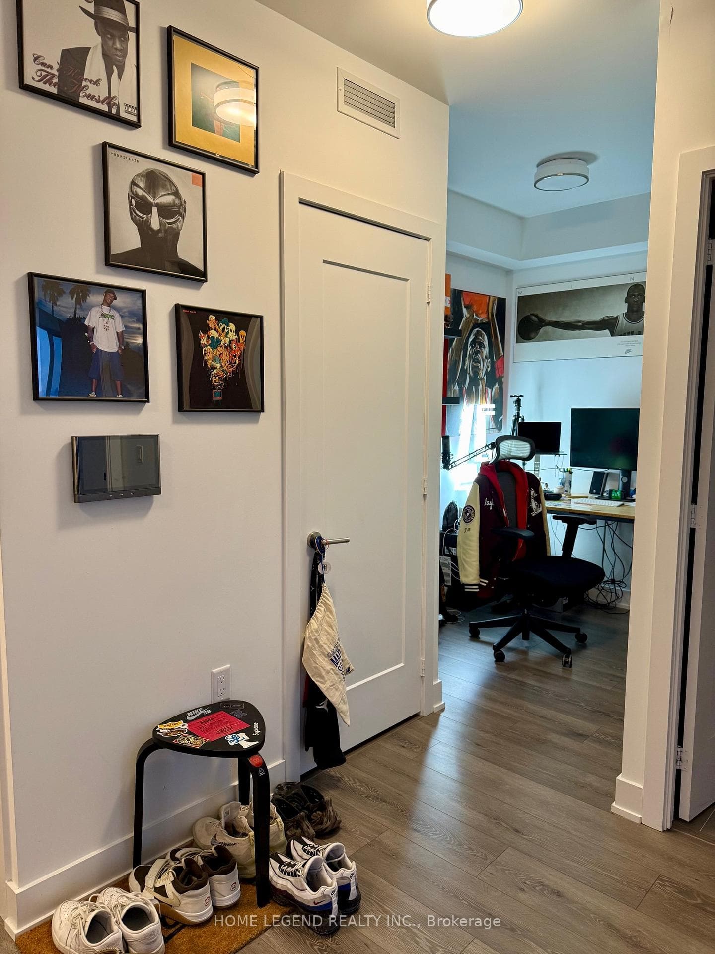 585 Bloor Street Unit 3519 photo 6