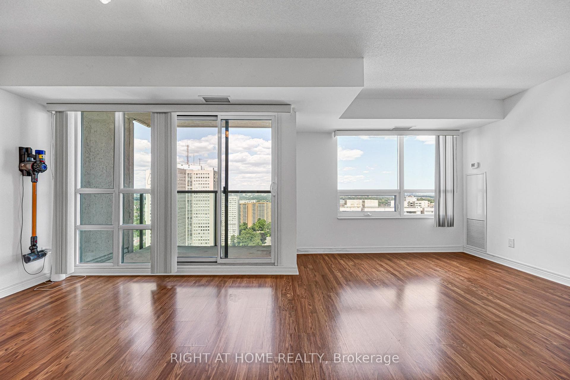 208 Enfield Place Unit #2902 photo 19