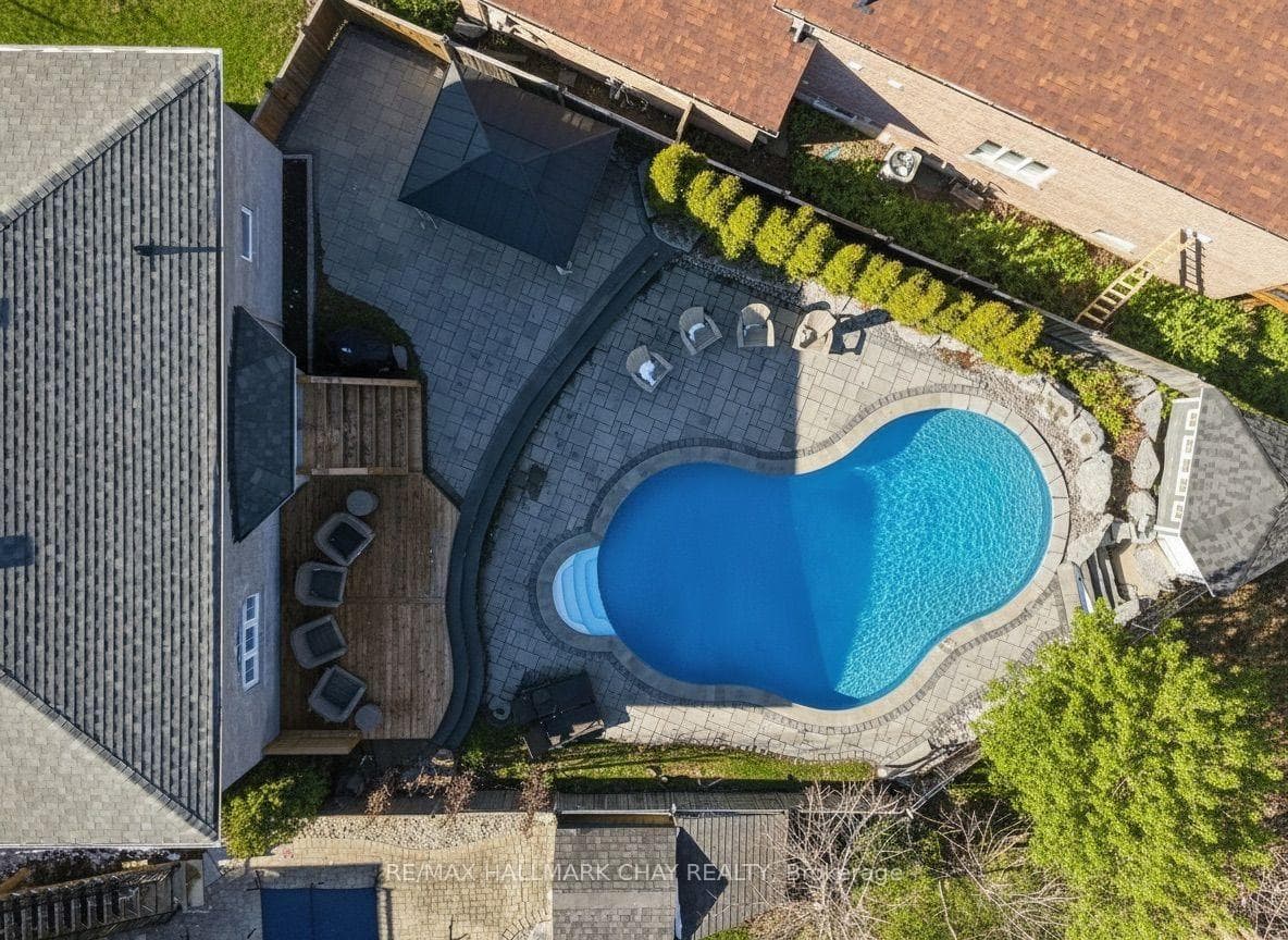 21 Tascona Court photo 2