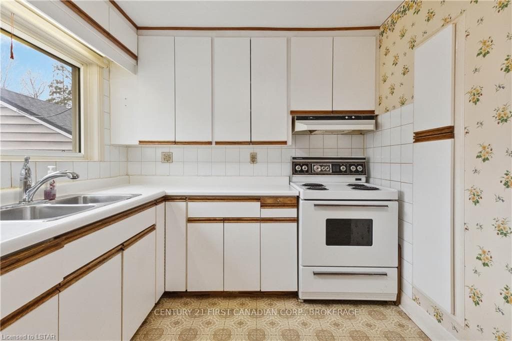 426 CHESTER Street photo 20