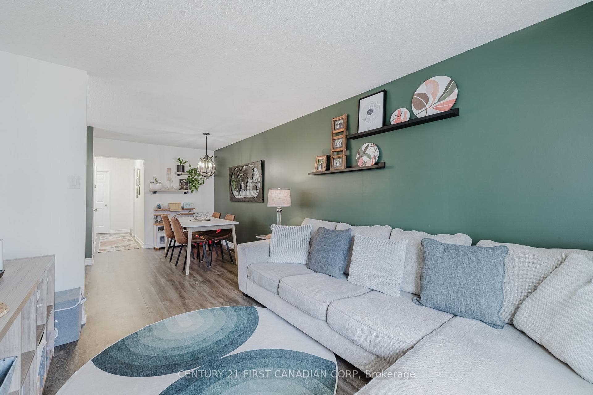 8 Lacey Crescent photo 3