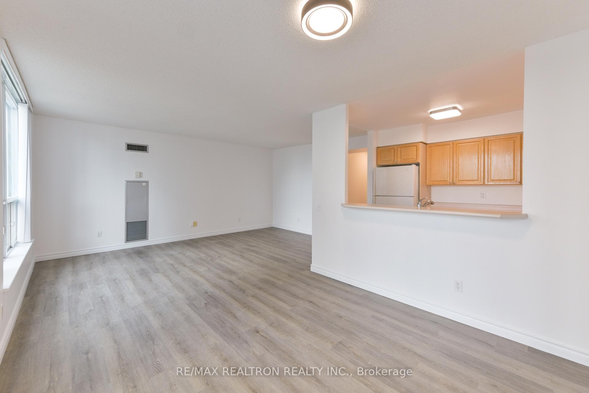 750 Bay Street Unit 3002 photo 18