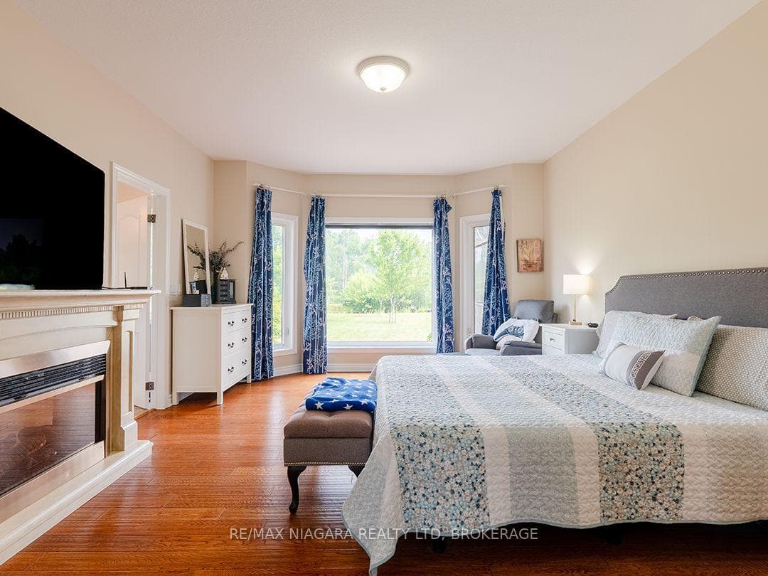 11004 Lakeshore Road photo 25