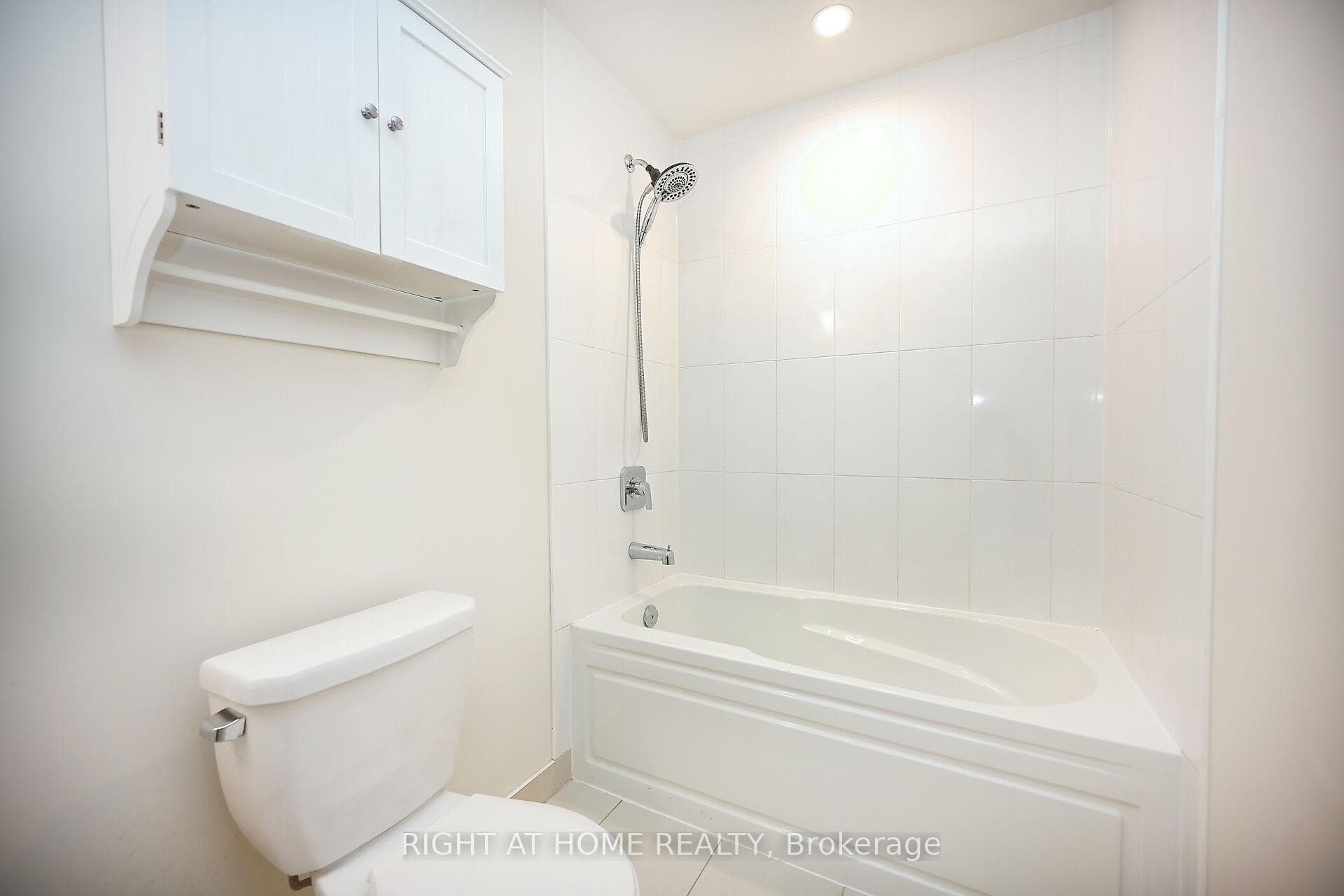 35 WATERGARDEN Drive Unit 516 photo 27