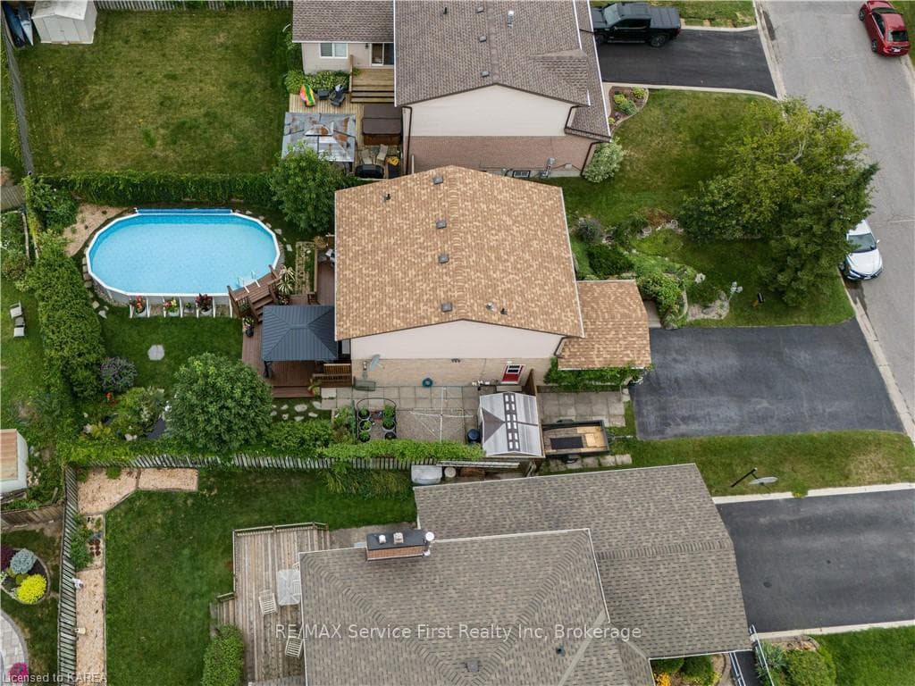 994 WESTMINSTER Place photo 39