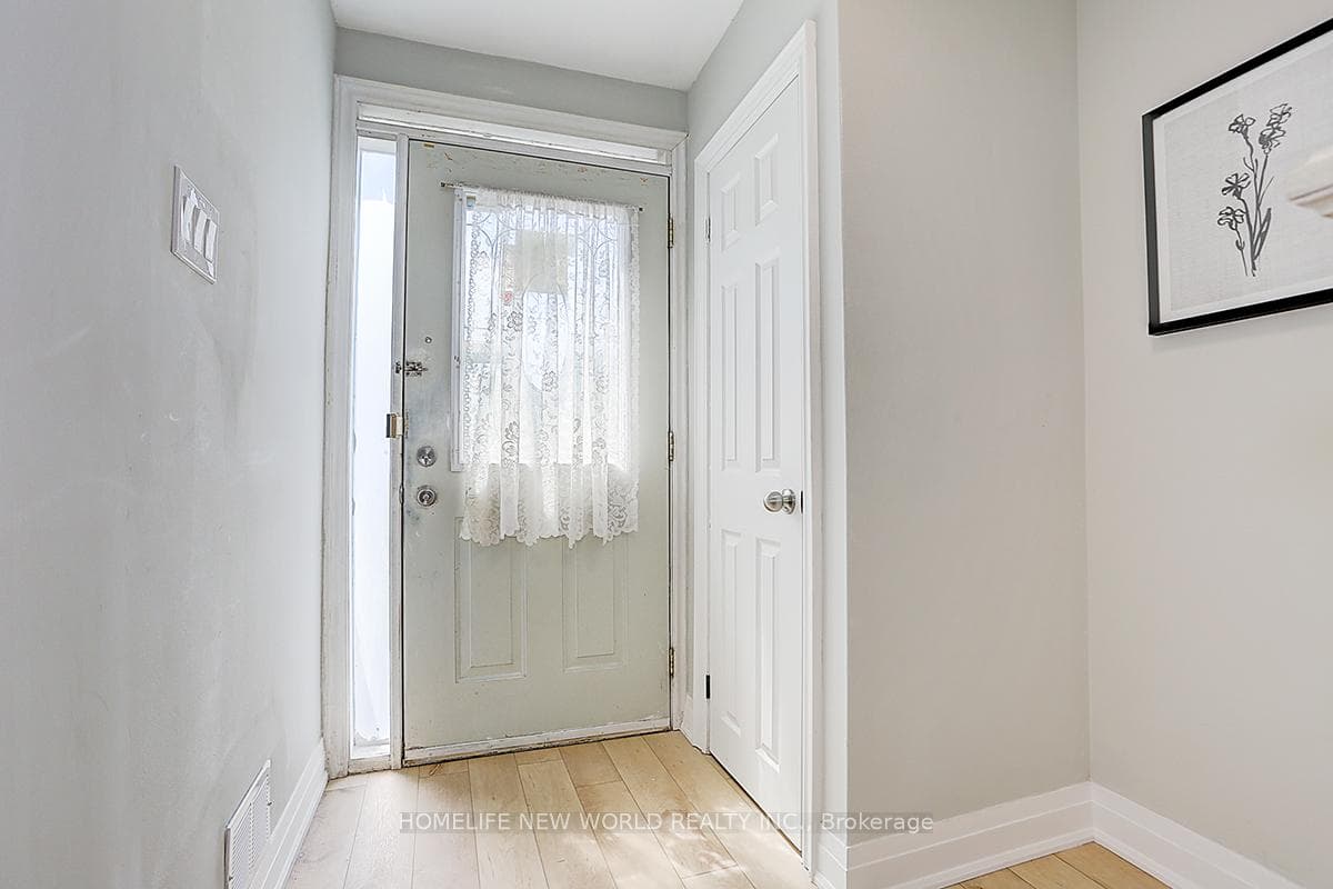 21 Duckworth Street photo 3