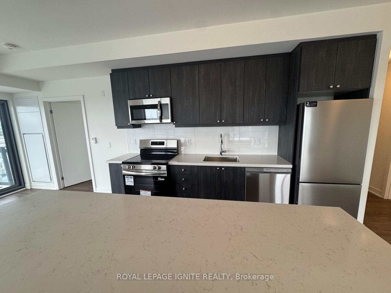 51 Clarington Boulevard Unit 818 photo 6