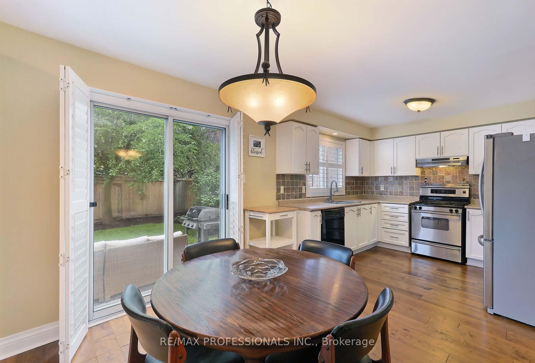 630 Julia Avenue photo 8
