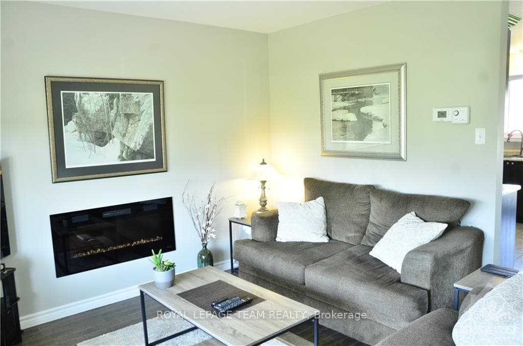 10721 WEST END Terrace photo 4
