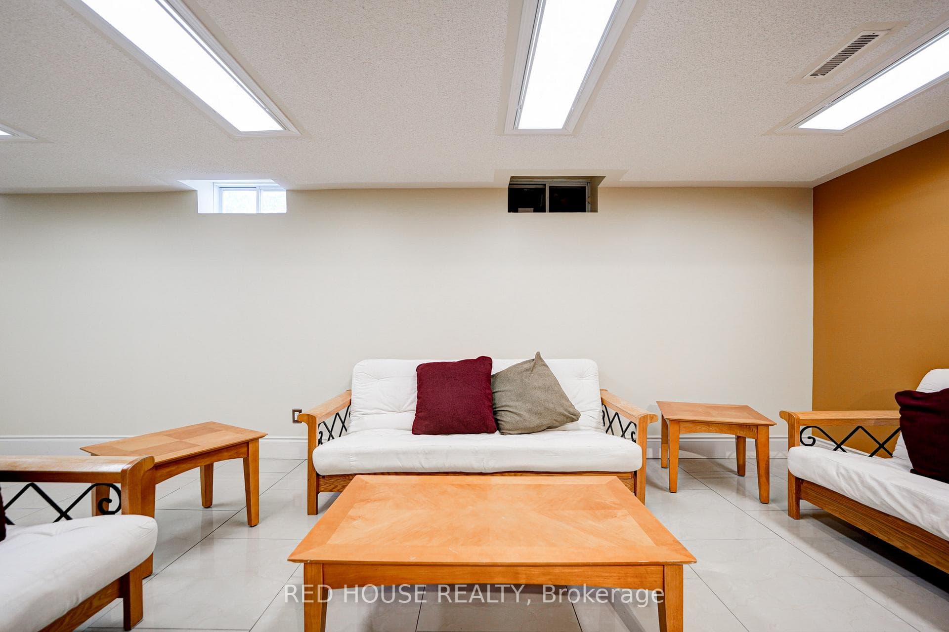 4450 Mayflower Drive Unit Bsmt photo 5