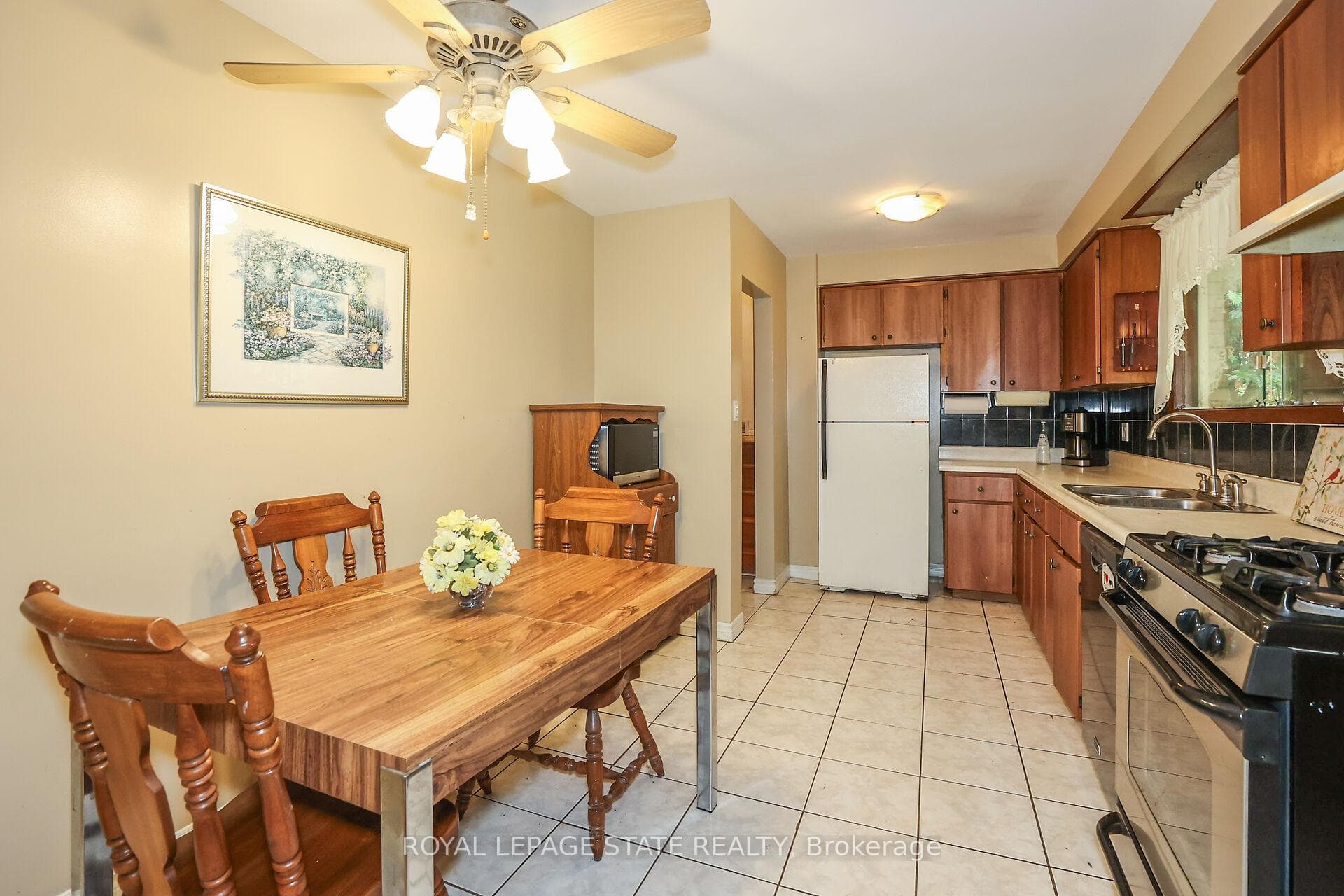 19 Hillview Drive photo 11
